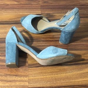 Blue suede Steve Madden heels
